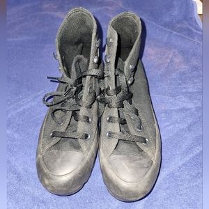 WOMEN'S CONVERSE LUGGED HI. ALL BLACK